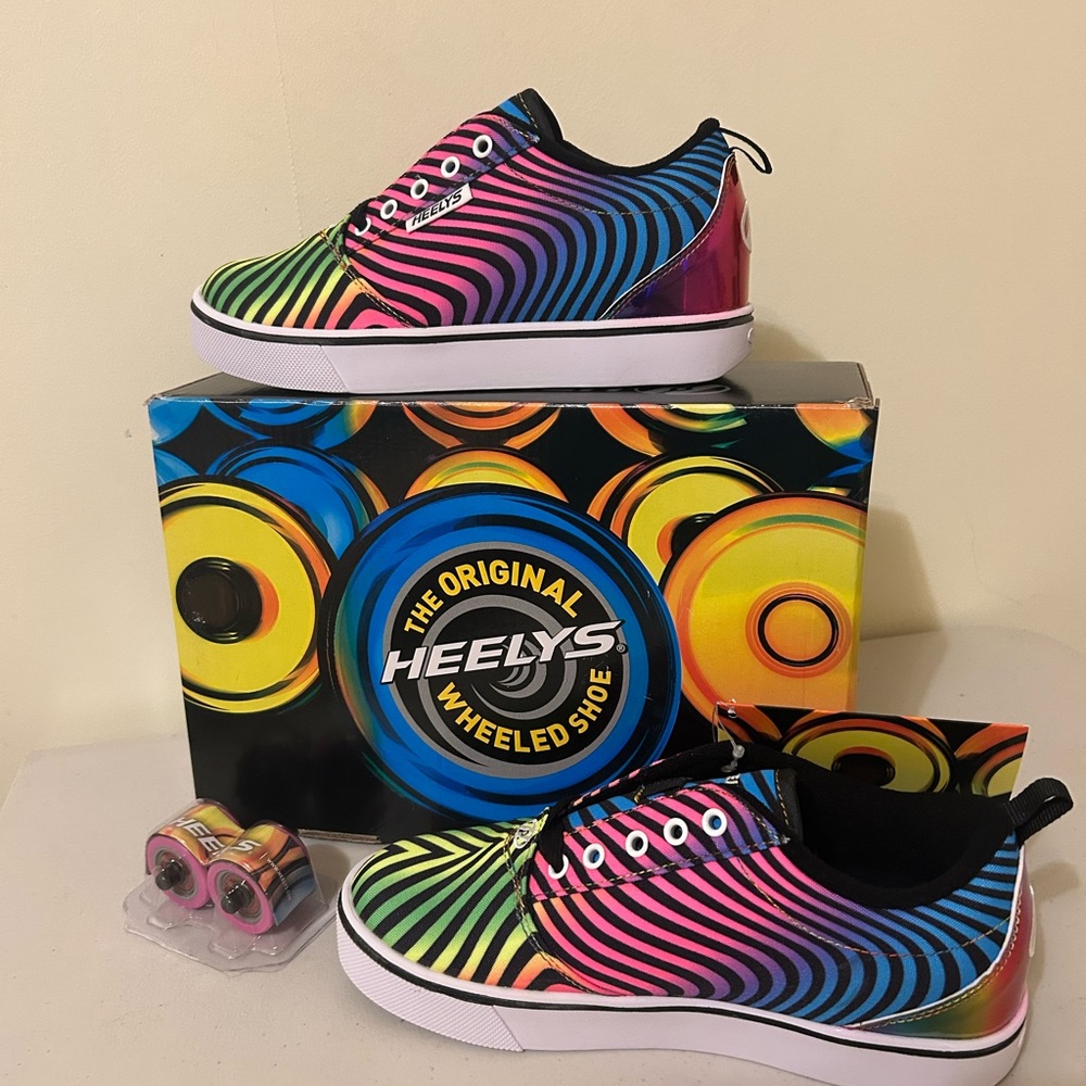Heelys Pro 20  Wheeled Shoes Rainbow Youth 5 women’s 6 NEW